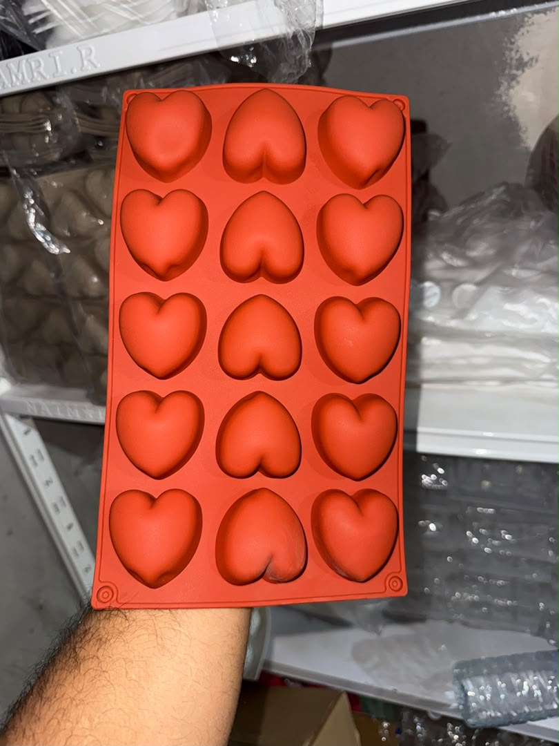 سيليكون قلب بومبي احمر